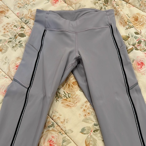 Lululemon Speed Up Tight * Metallic 28" - Picture 7 of 8